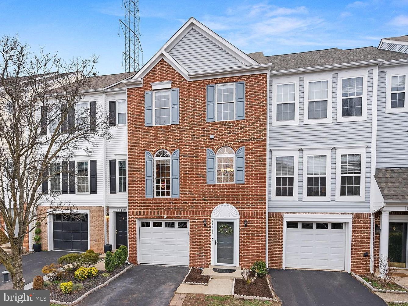 ASHBURN VILLAGE - Residential