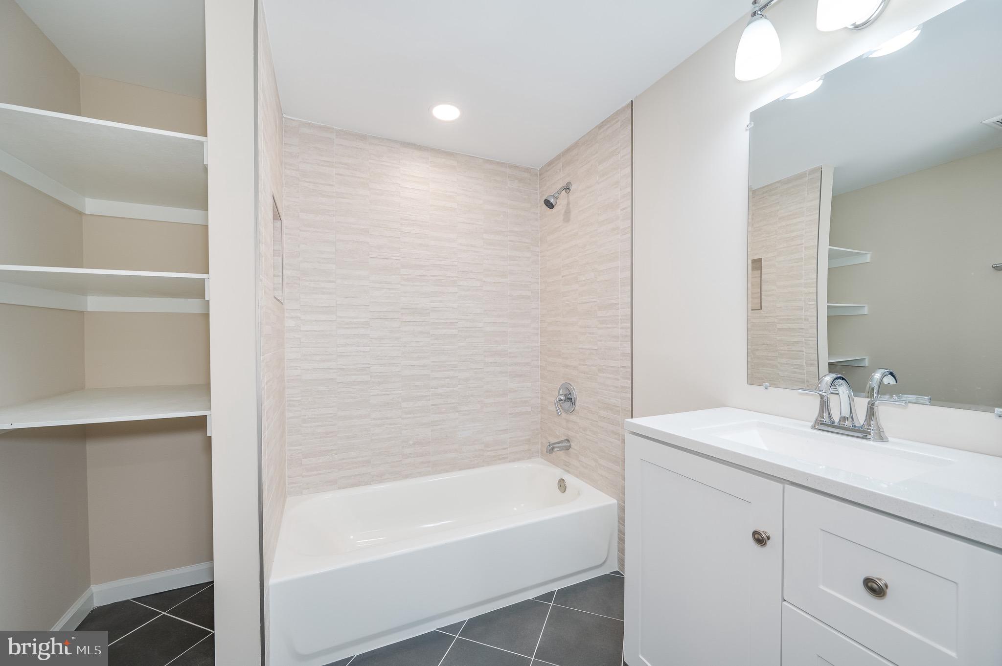 SECURITY HILLS - Residential