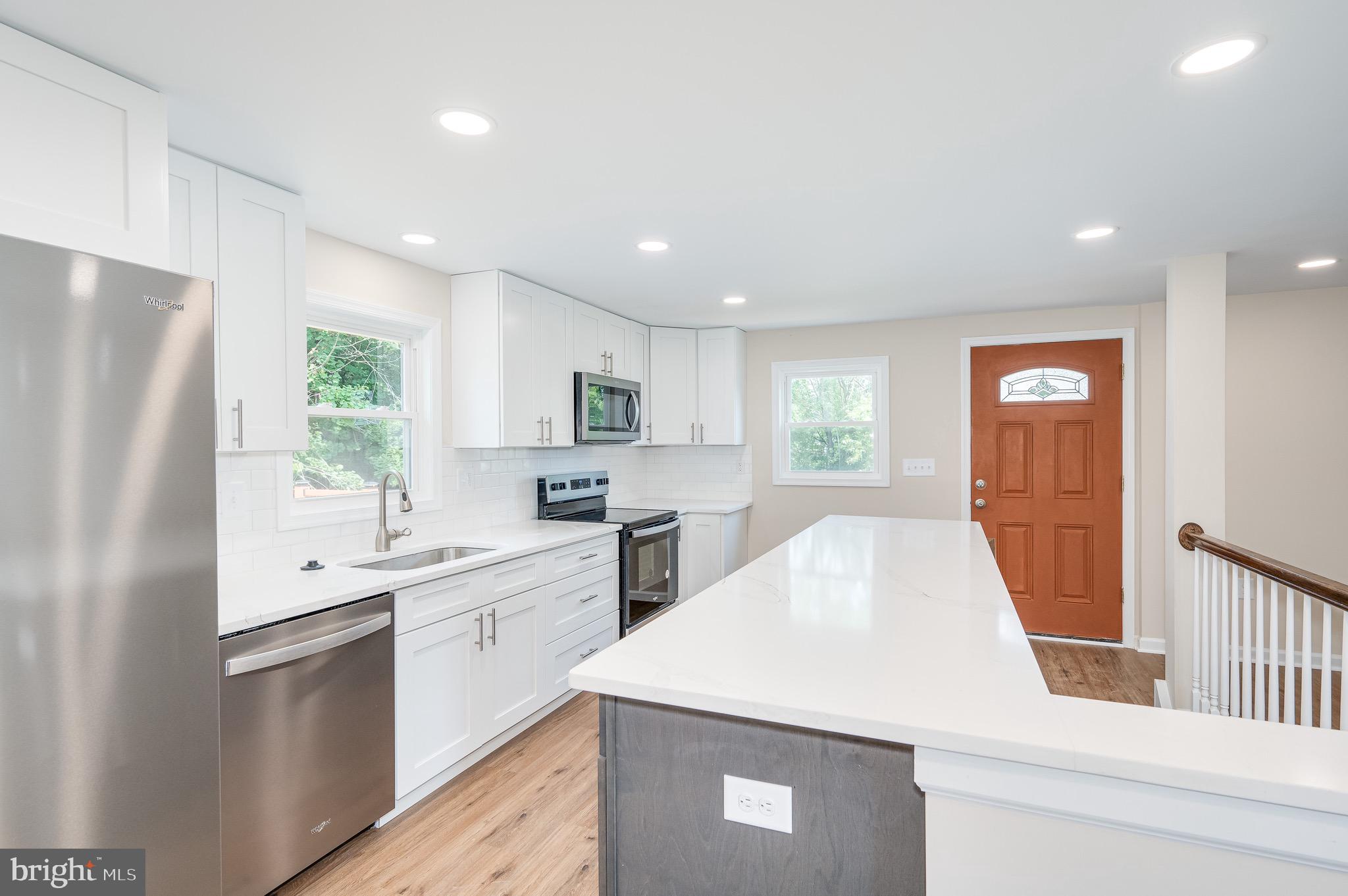 SECURITY HILLS - Residential