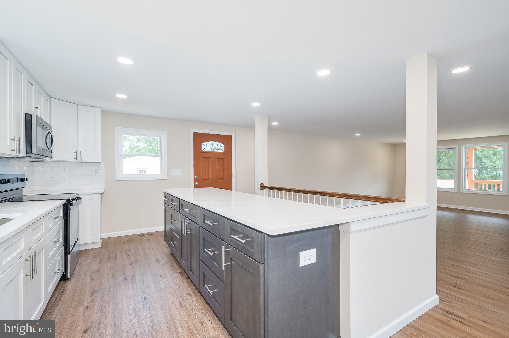 SECURITY HILLS - Residential