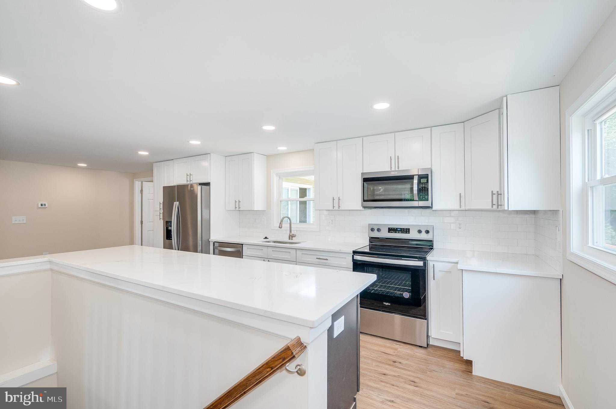 SECURITY HILLS - Residential