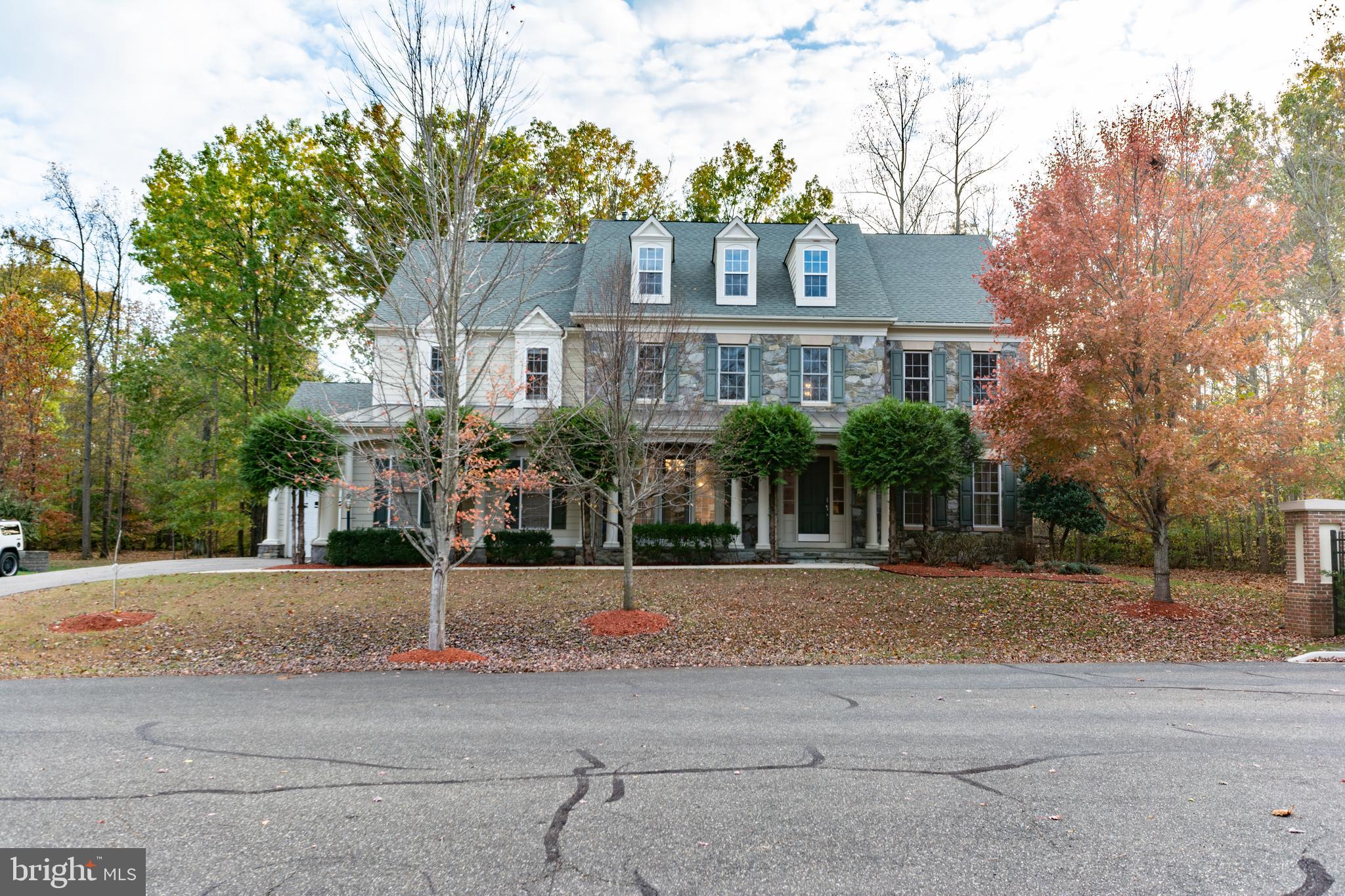 OAK CREEK CLUB - Residential Lease