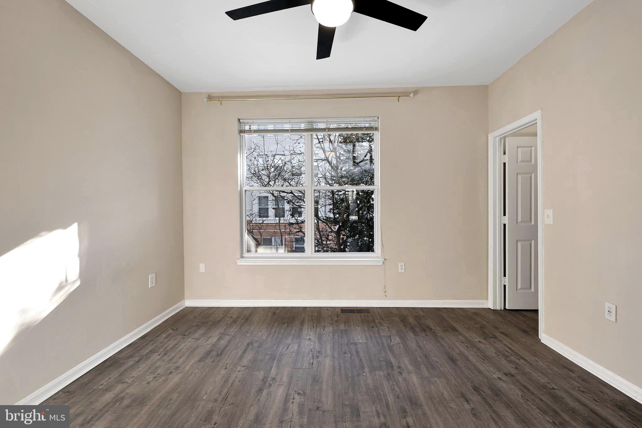 MARQUIS AT VIENNA STATION - Residential