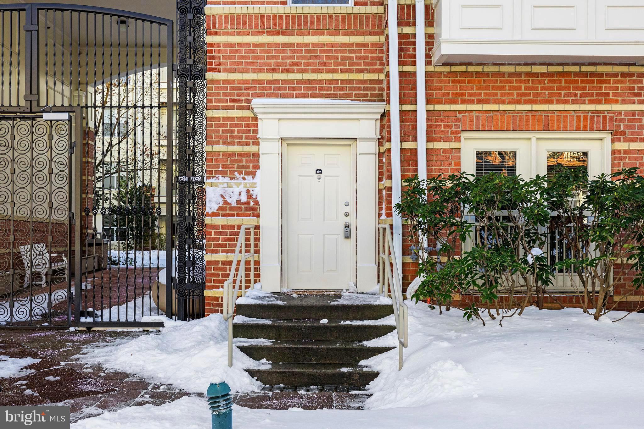 MARQUIS AT VIENNA STATION - Residential