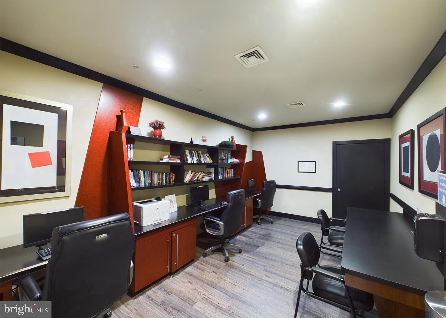 MARQUIS AT VIENNA STATION - Residential