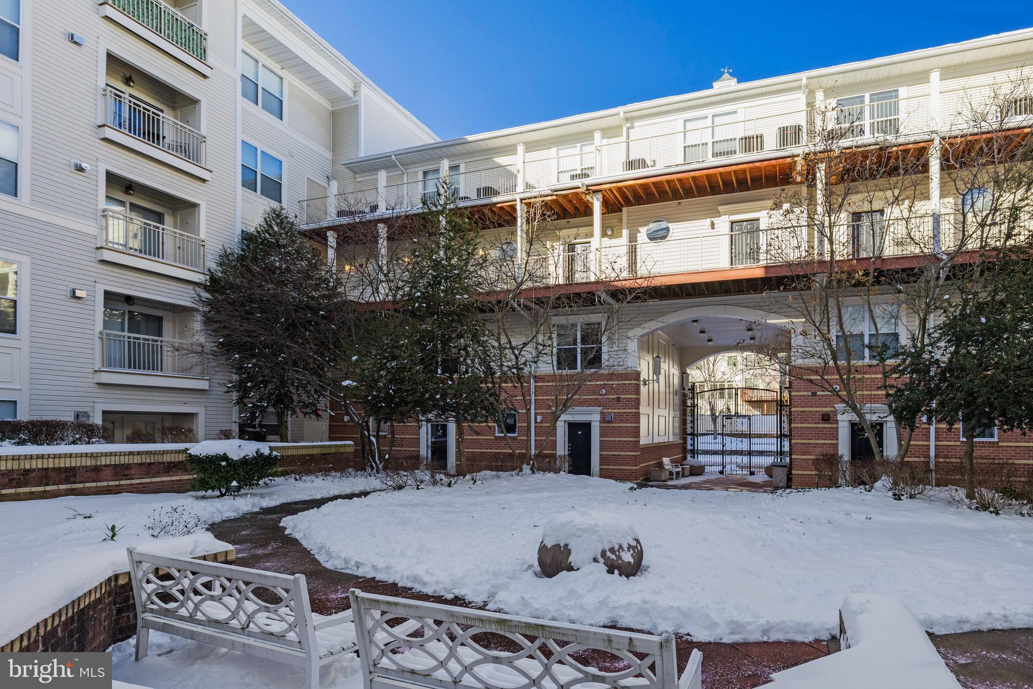 MARQUIS AT VIENNA STATION - Residential