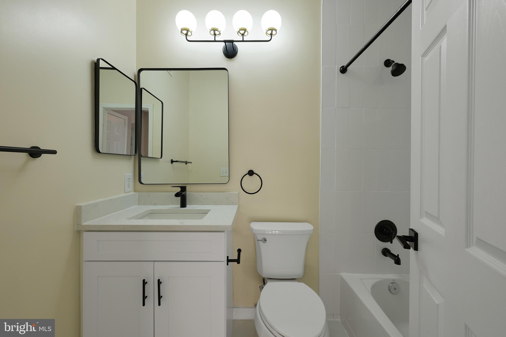 MARQUIS AT VIENNA STATION - Residential