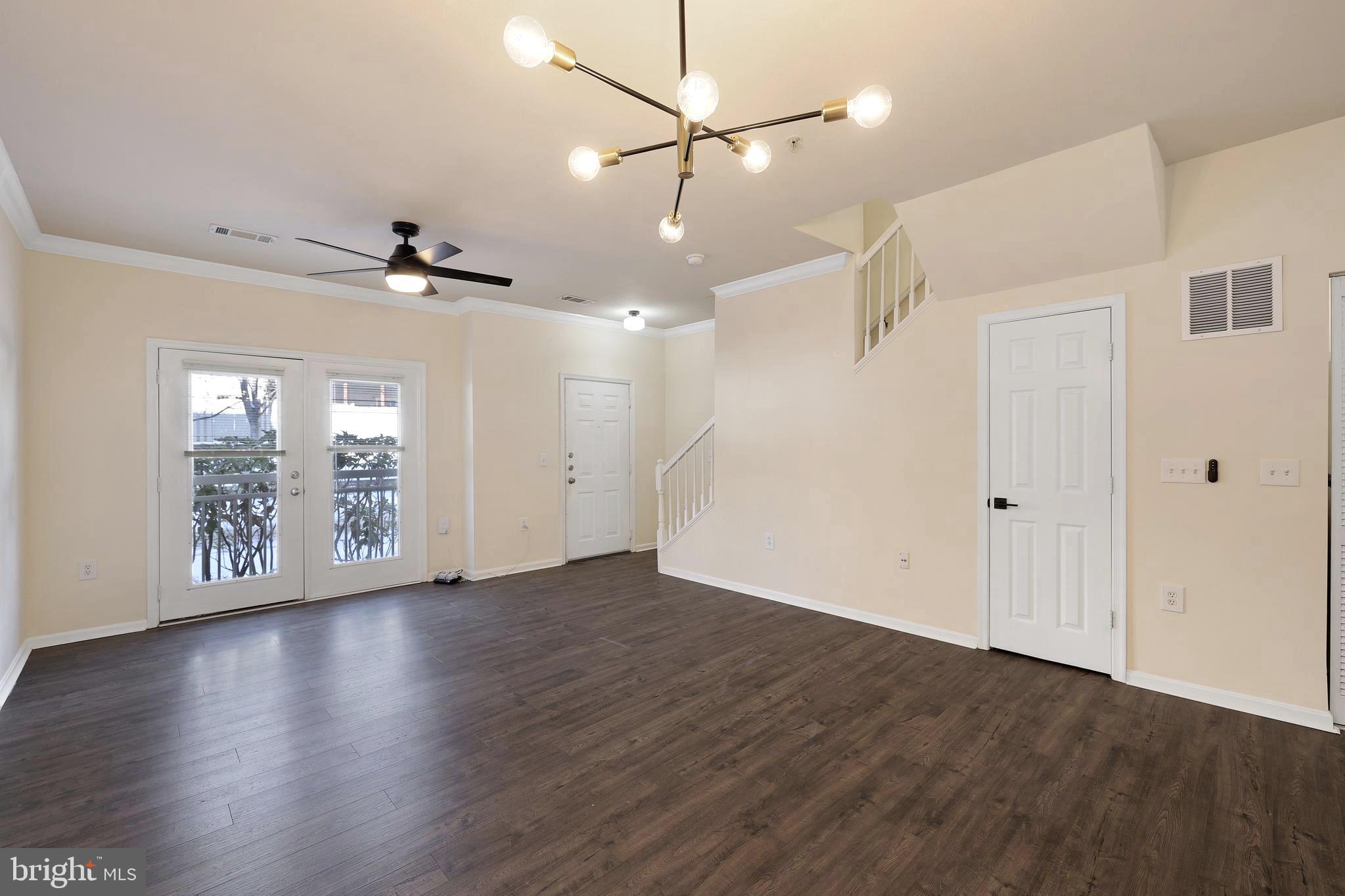 MARQUIS AT VIENNA STATION - Residential