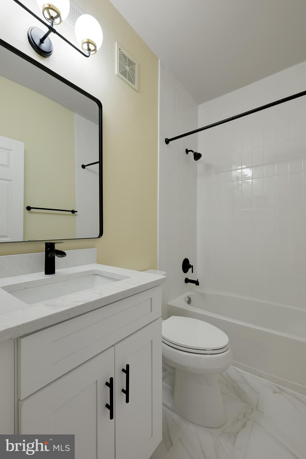 MARQUIS AT VIENNA STATION - Residential