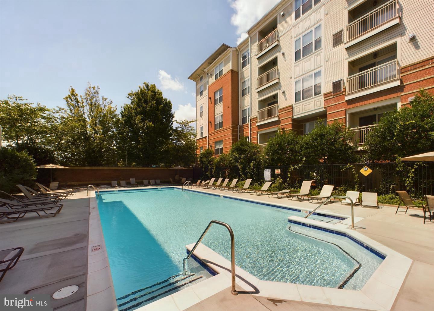 MARQUIS AT VIENNA STATION - Residential