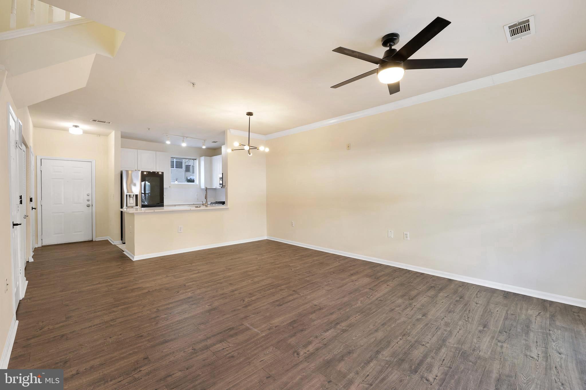 MARQUIS AT VIENNA STATION - Residential