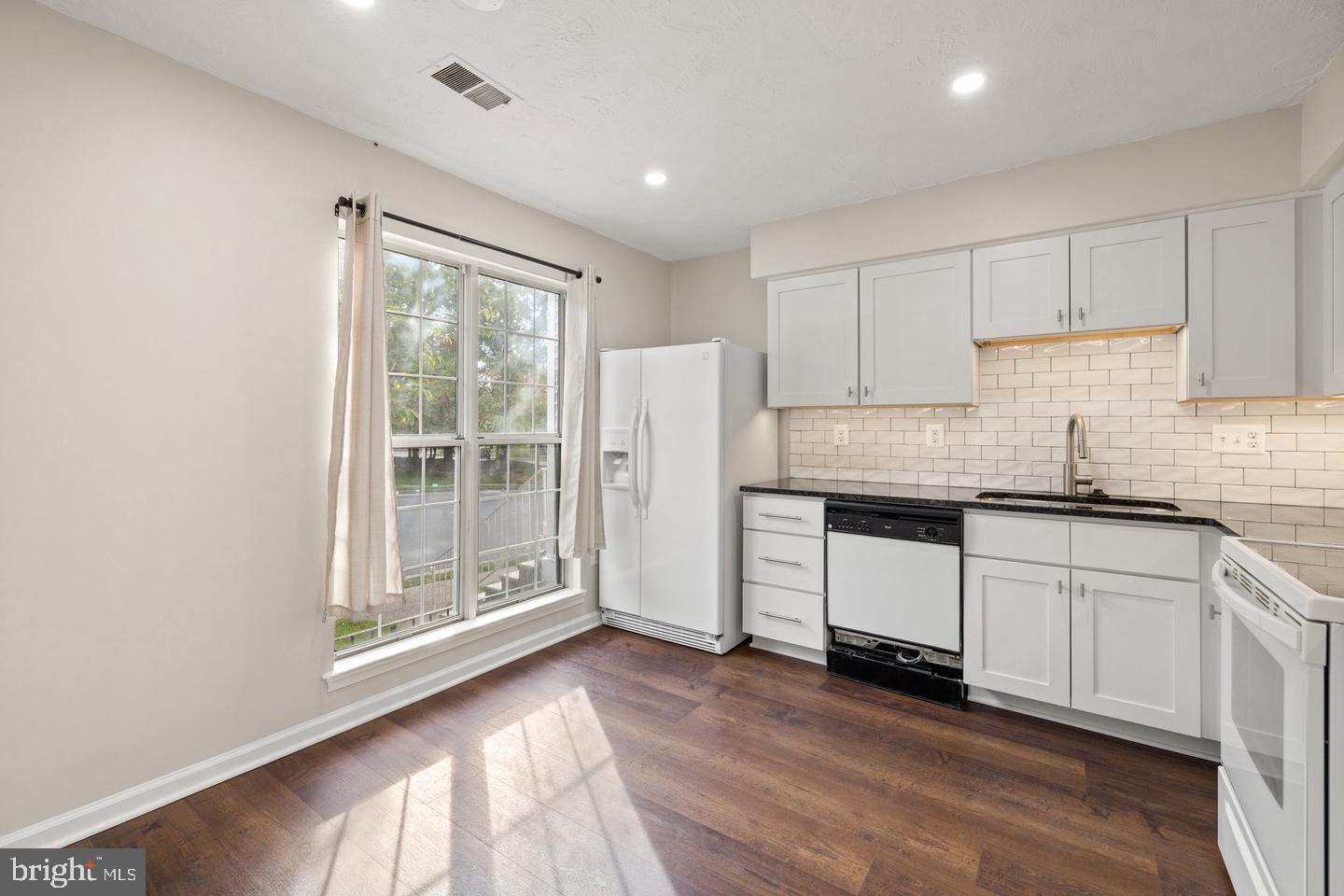 2821 MADEIRA COURT