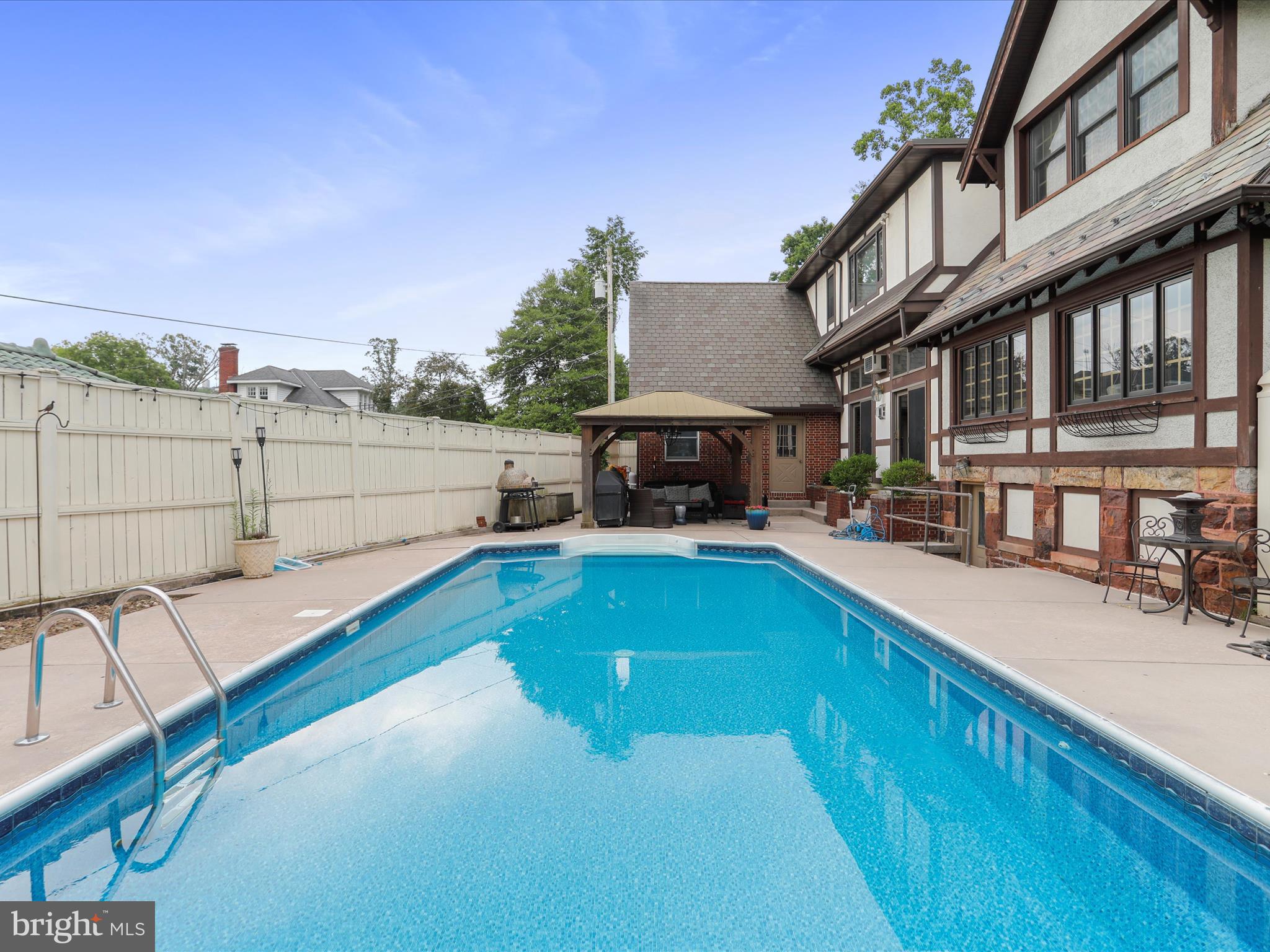 820 WINDSOR ROAD