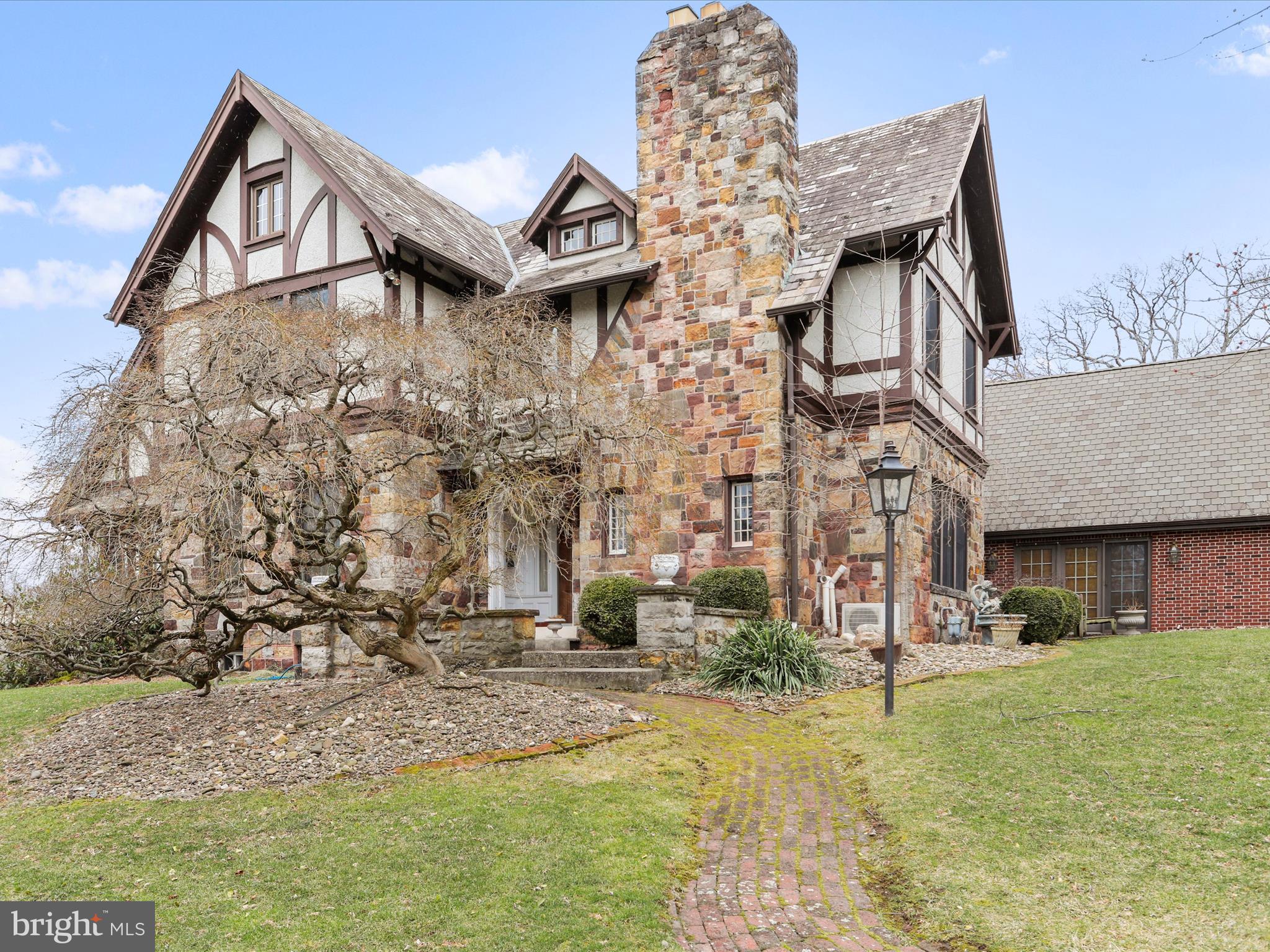 820 WINDSOR ROAD