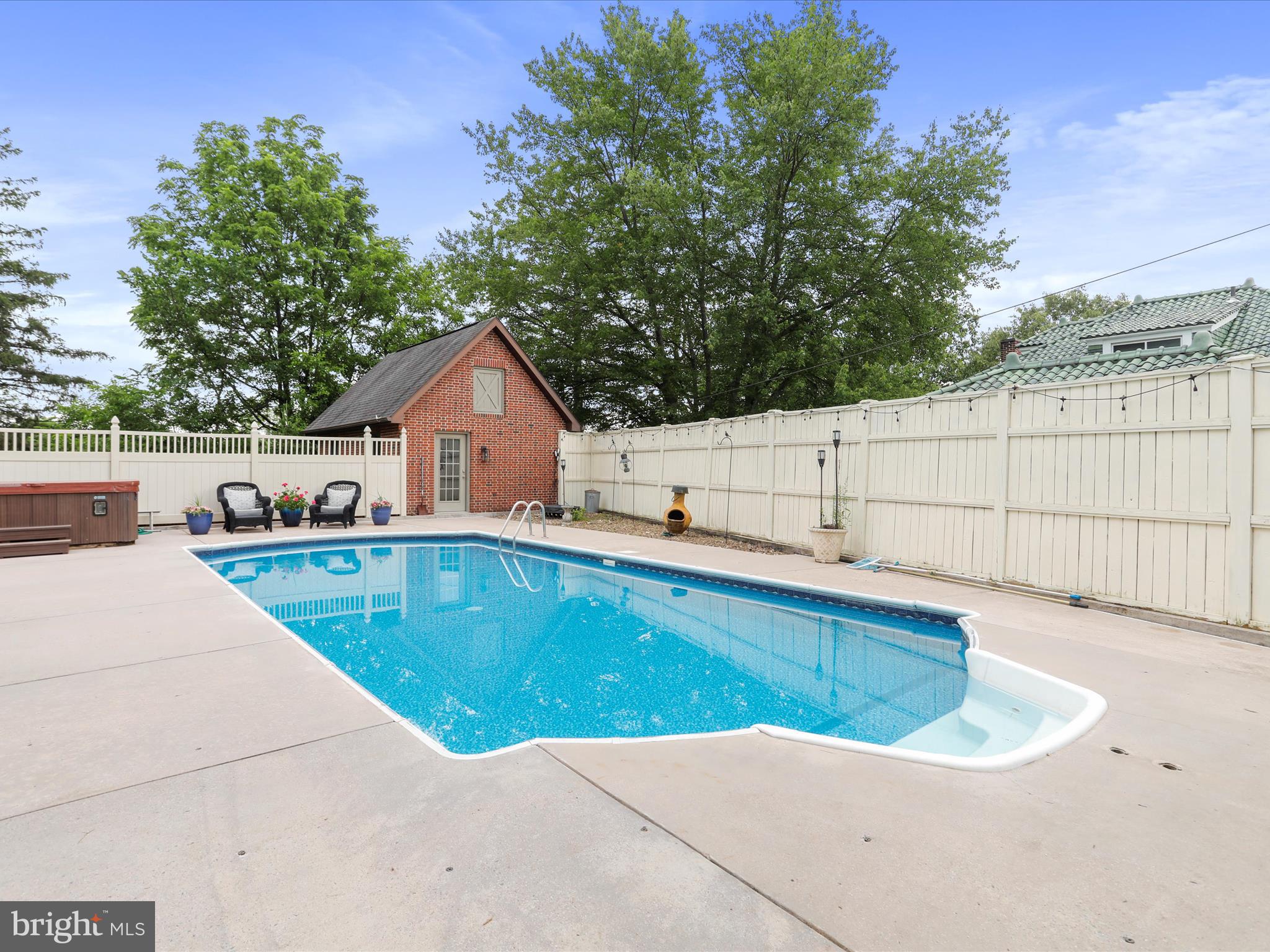 820 WINDSOR ROAD