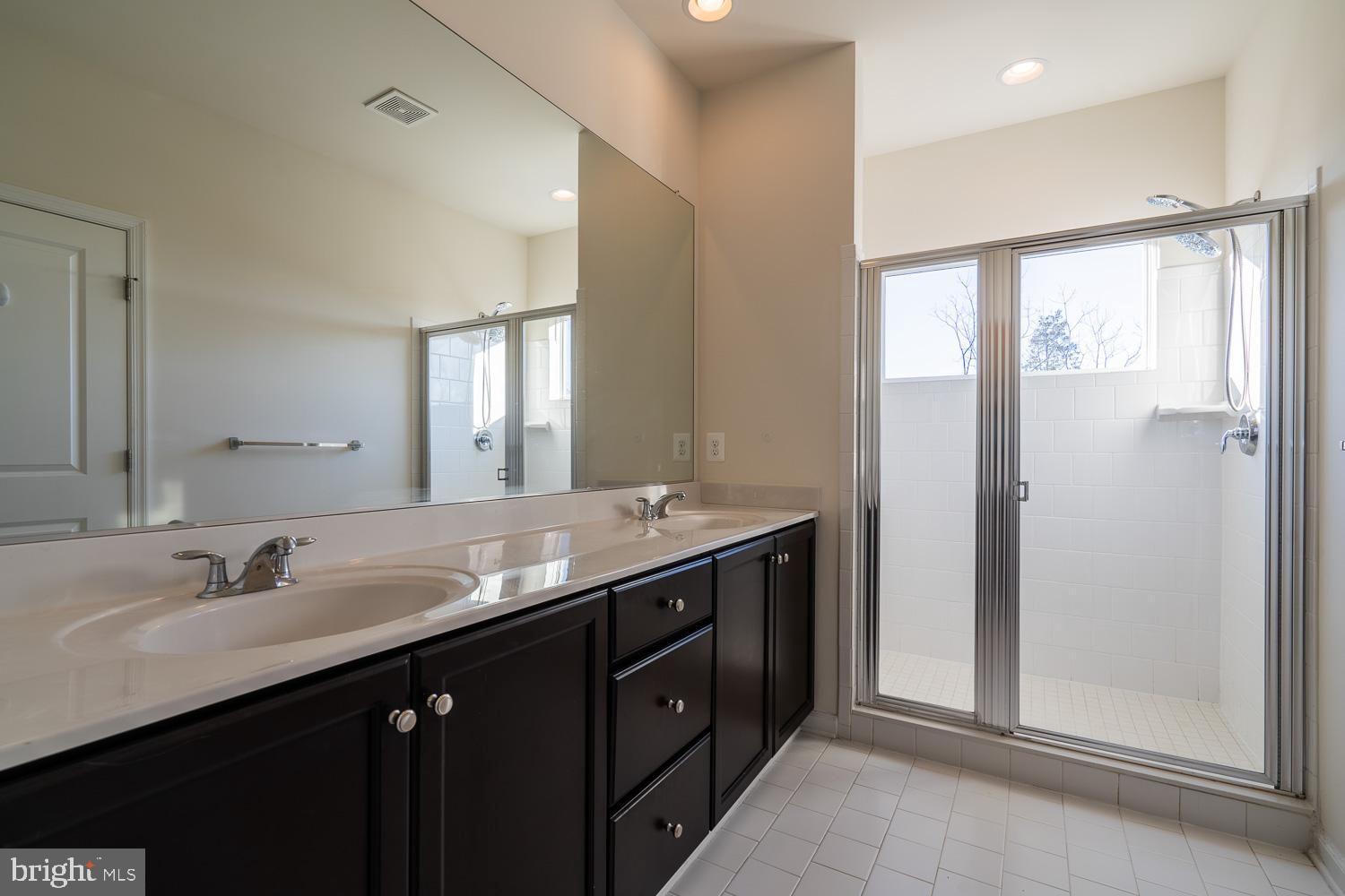 EVERMONT TRACE - Residential Lease