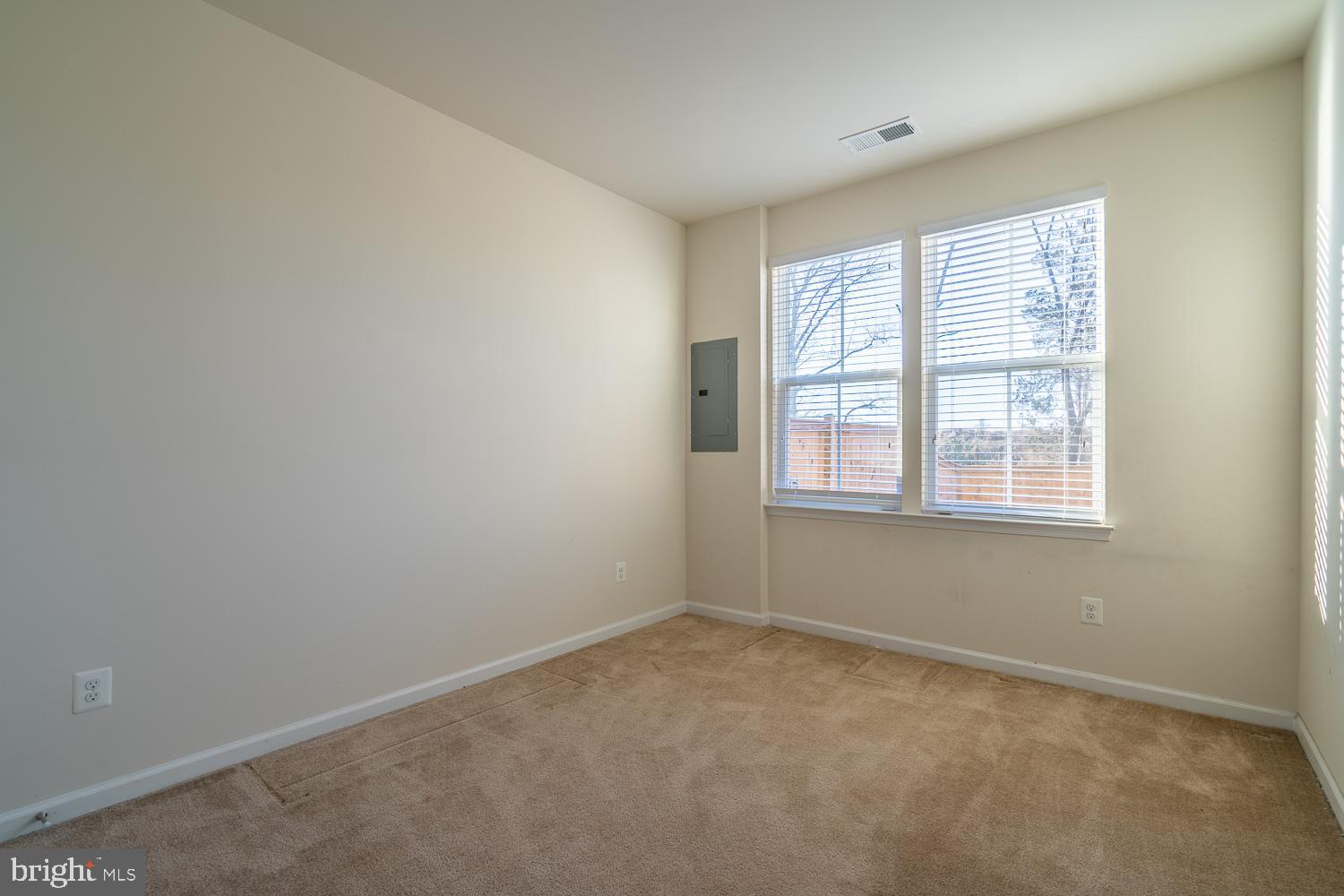 EVERMONT TRACE - Residential Lease