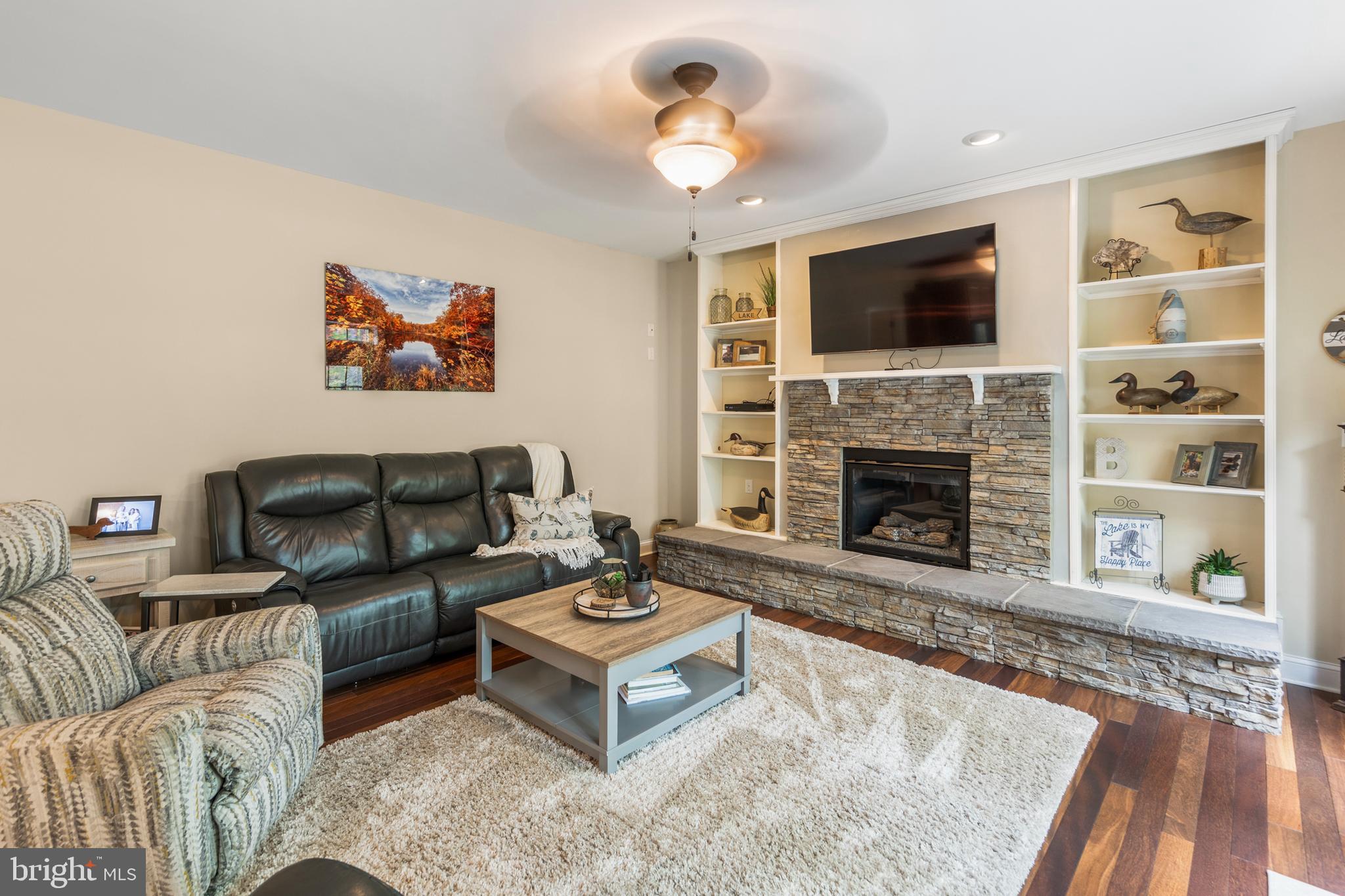 LAKE HOLIDAY ESTATES - Residential