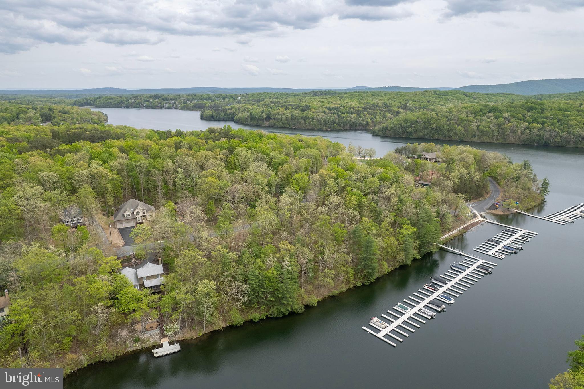 LAKE HOLIDAY ESTATES - Residential