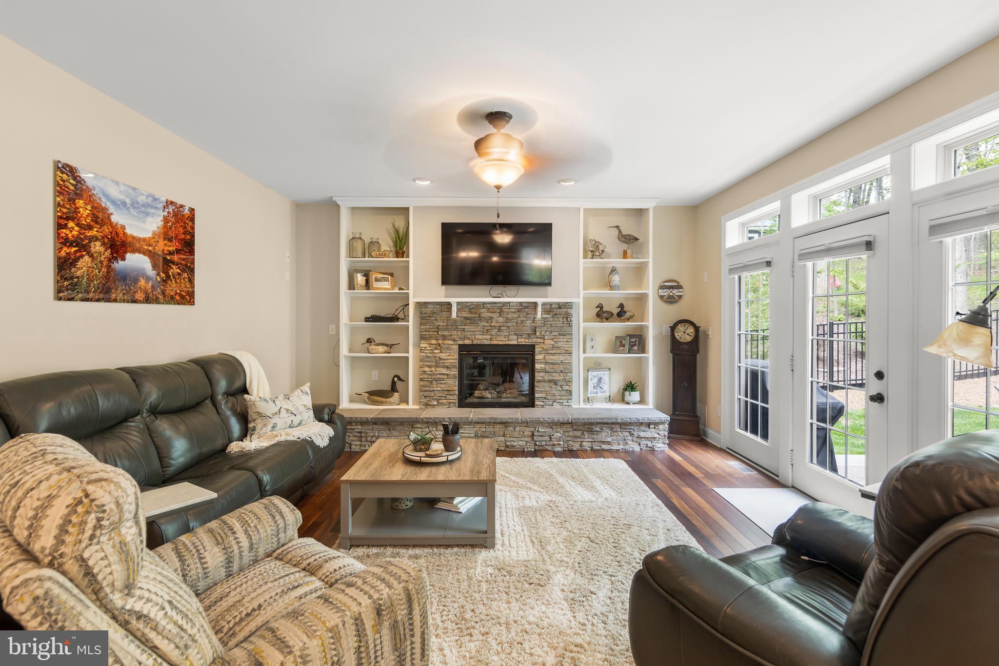 LAKE HOLIDAY ESTATES - Residential