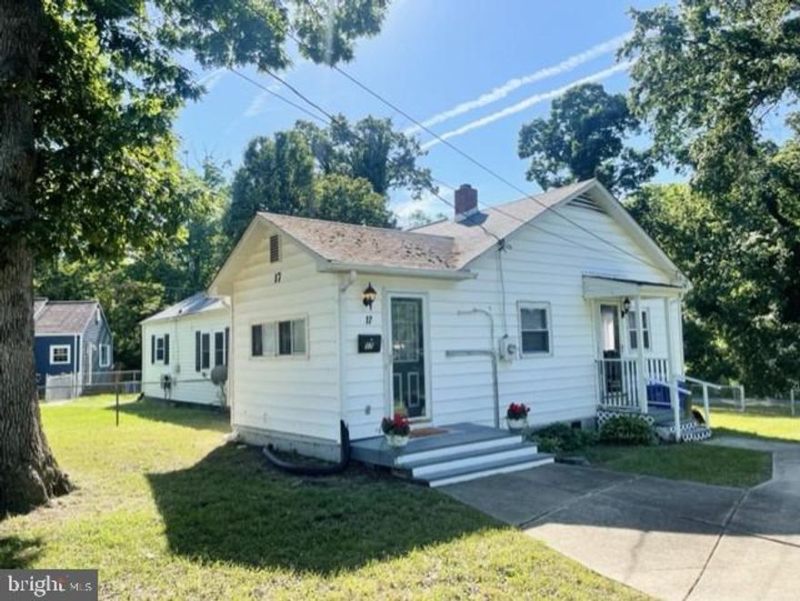 BEST PRICE AROUND!!! 
Multiple offers- best and final by Sunday 6/12 @11am
Fall in love with his charming 2 bedroom 1 bath cottage located in Indian Head! Home is just a stroll away from the Potomac River! 
Spacious kitchen with breakfast nook. Living room off kitchen for easy entertaining.  Hall bath has been updated, and 2 bedrooms just the right size. Don't wait...schedule today!

LENDER MUST BE A COOPERATIVE MOORTGAGE LENDER! SEE AGENT REMARKS!