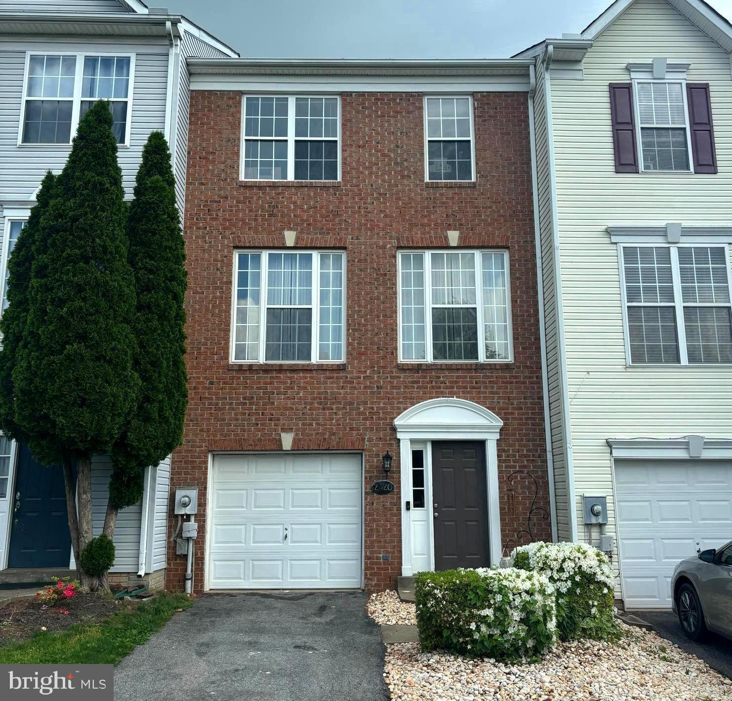 2420 HUNTWOOD COURT