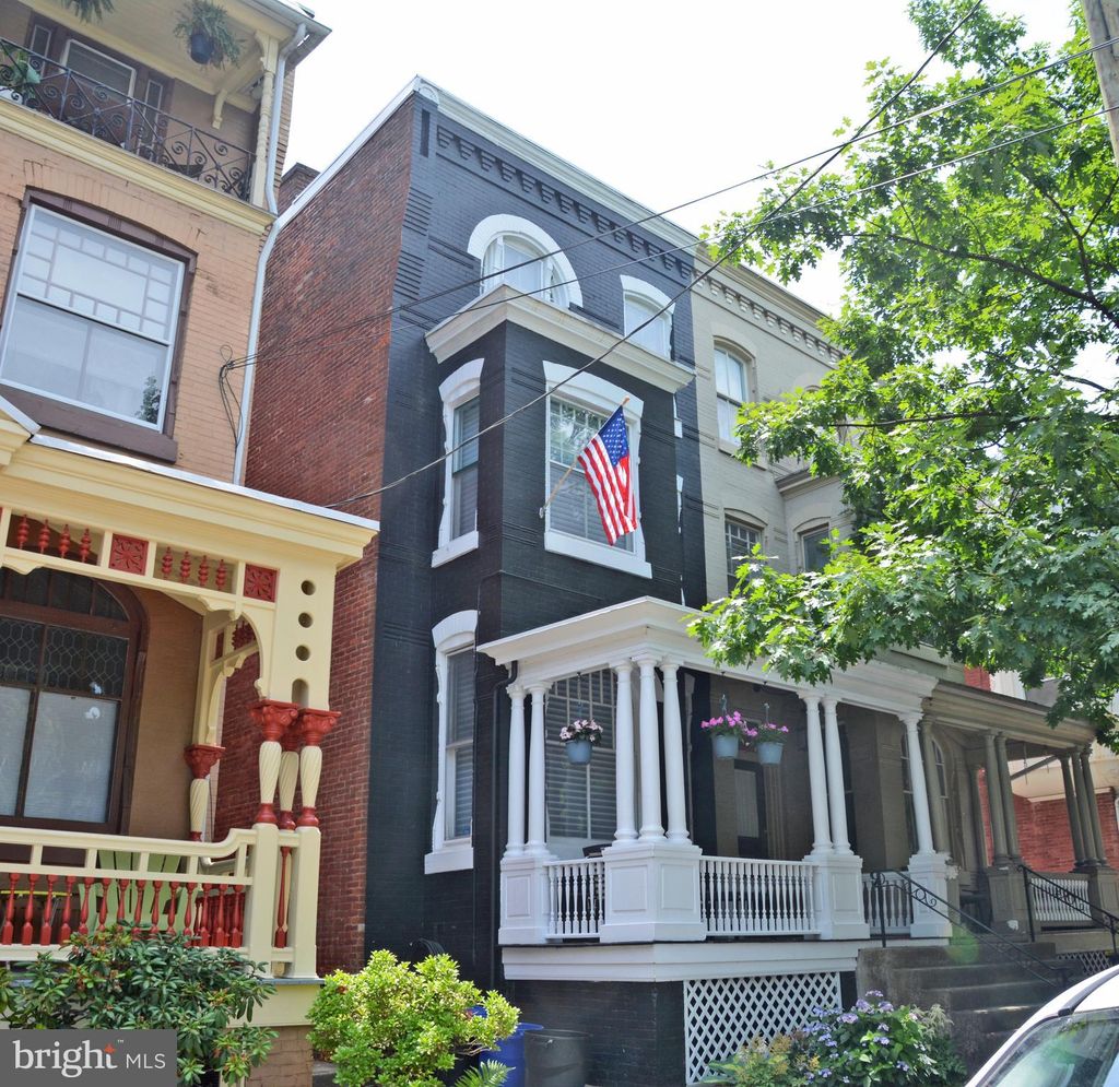 Photo of 656 W CHESTNUT ST, LANCASTER, PA 17603 (MLS # PALA2020124)