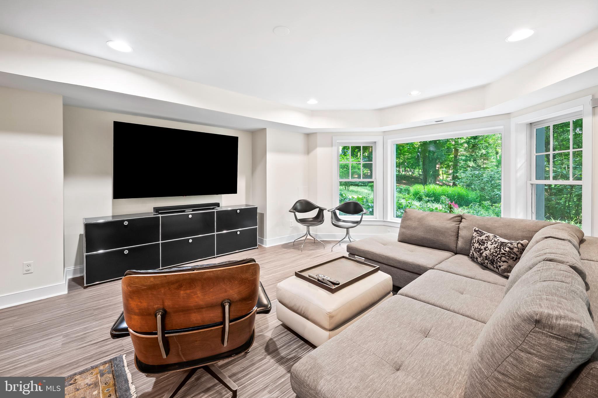 GREEN SPRING VALLEY - Residential