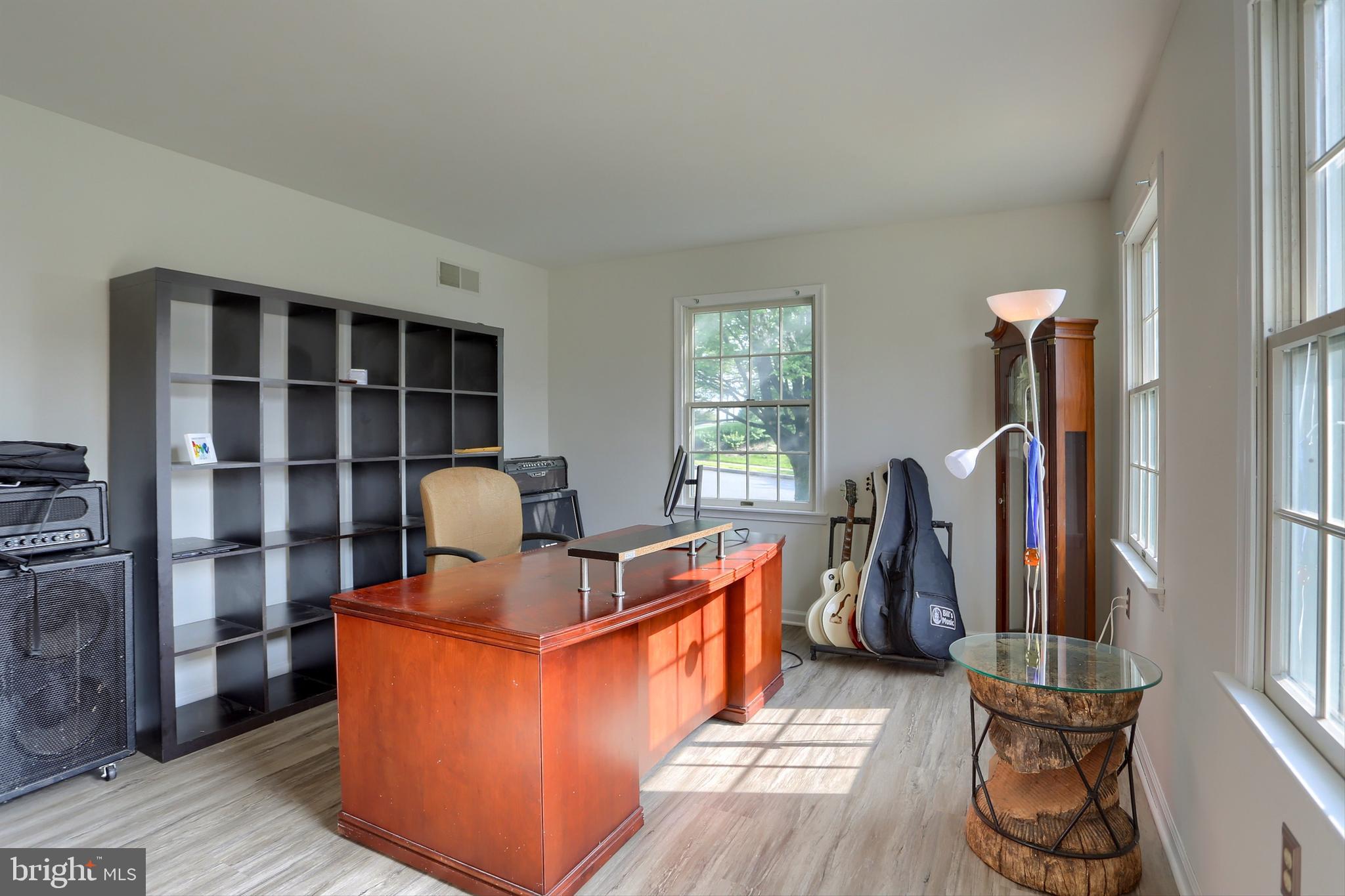 1 GRANDVIEW COURT