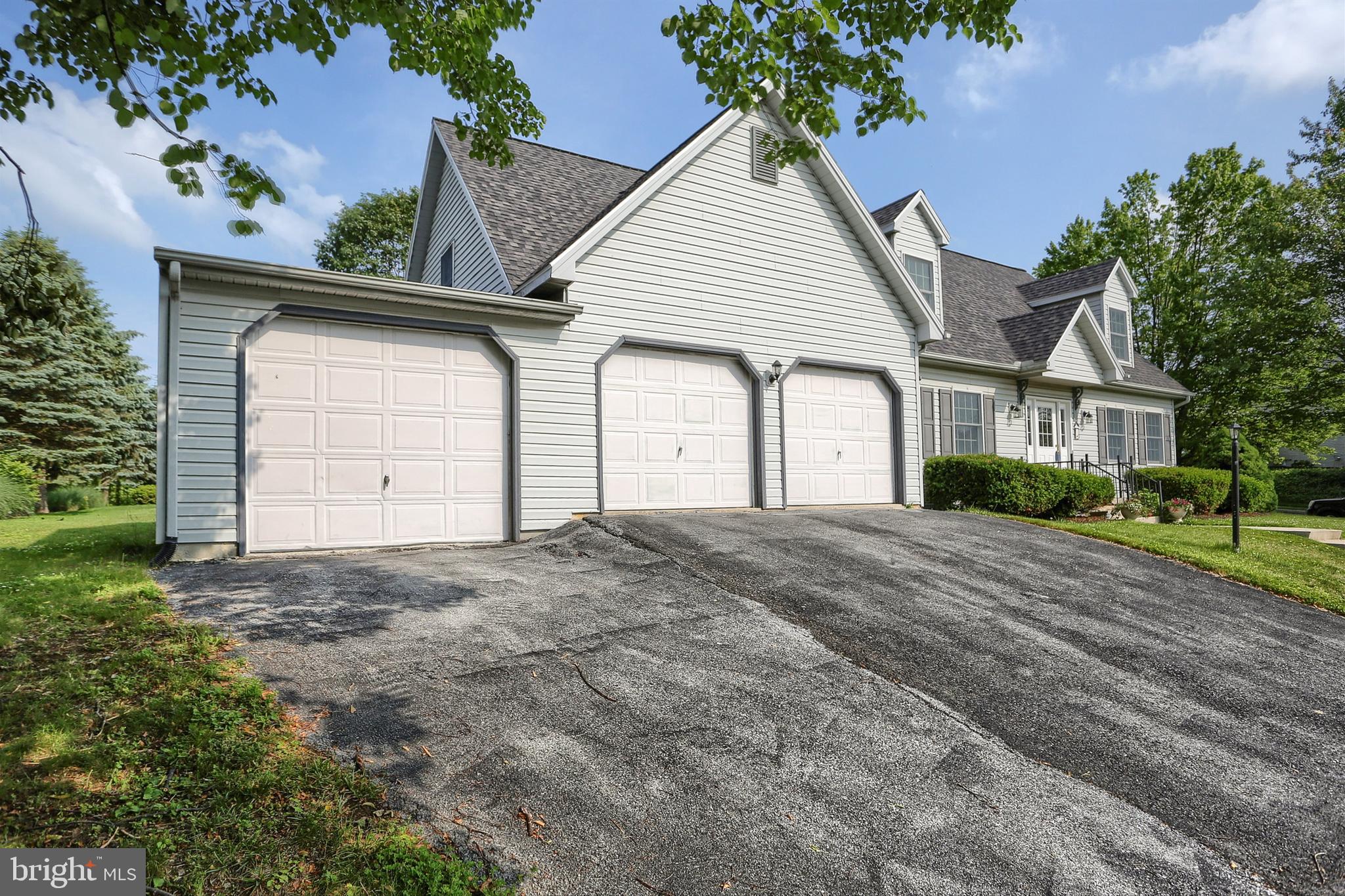 1 GRANDVIEW COURT