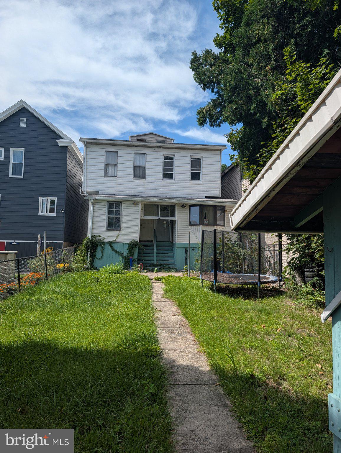 533 N RAILROAD STREET