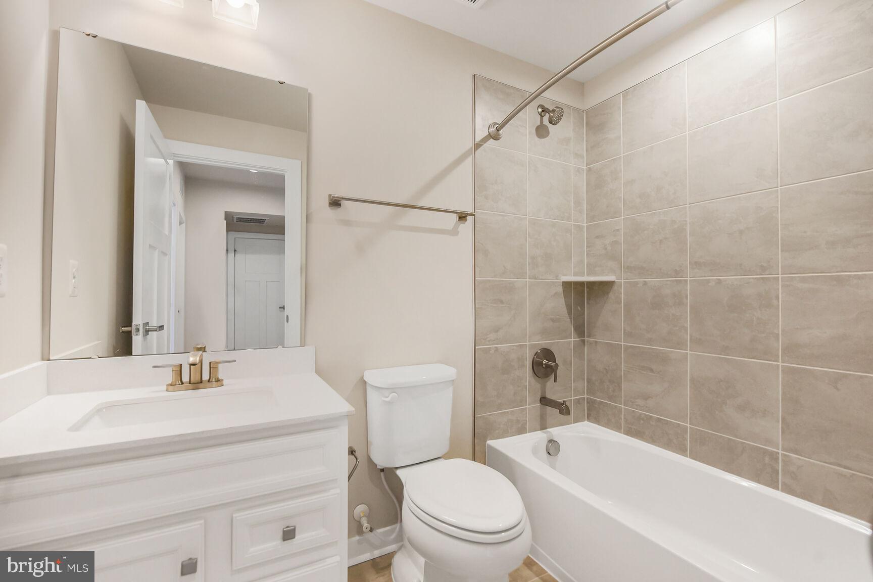 ARCOLA TOWN CENTER CONDO - Residential Lease