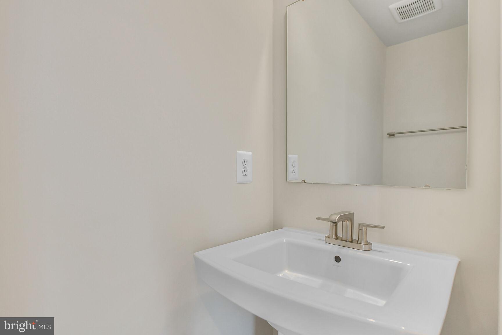 ARCOLA TOWN CENTER CONDO - Residential Lease