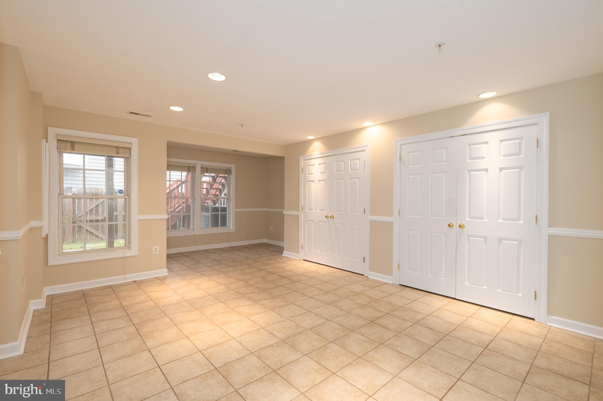 KINGSVIEW VILLAGE - Residential