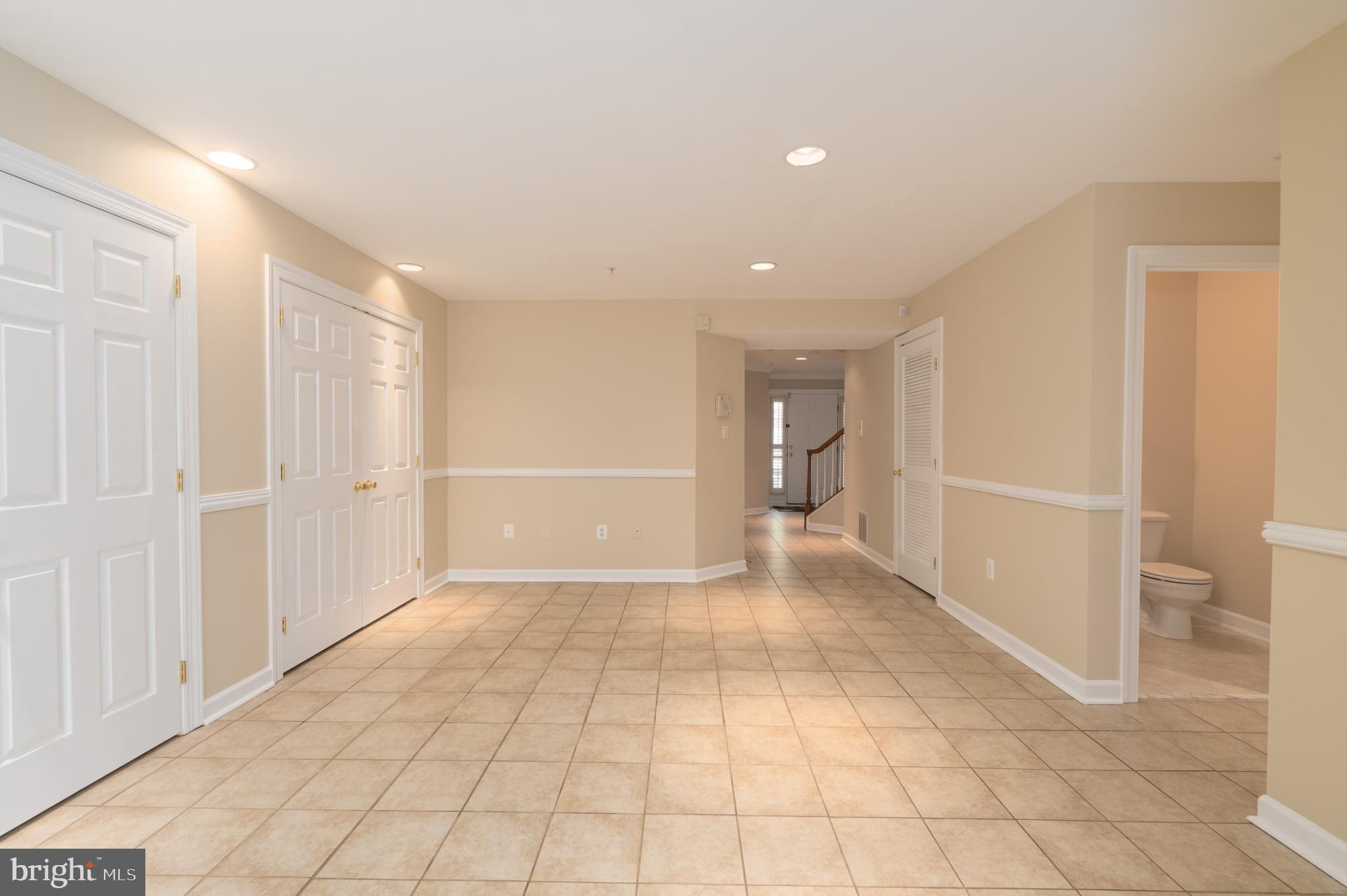 KINGSVIEW VILLAGE - Residential