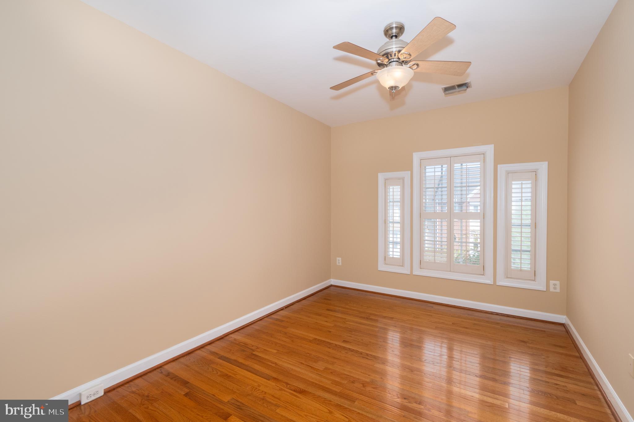 KINGSVIEW VILLAGE - Residential