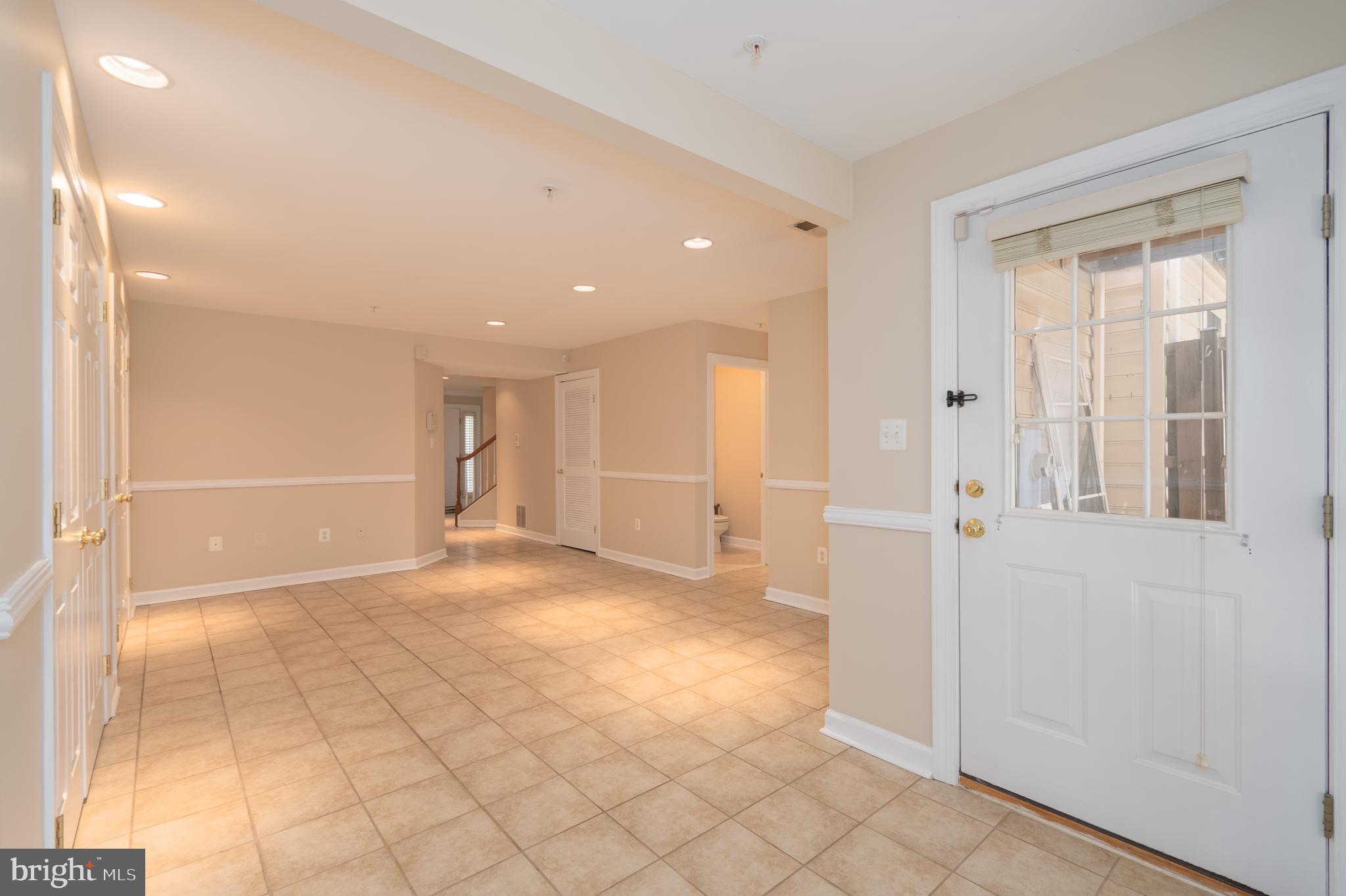 KINGSVIEW VILLAGE - Residential