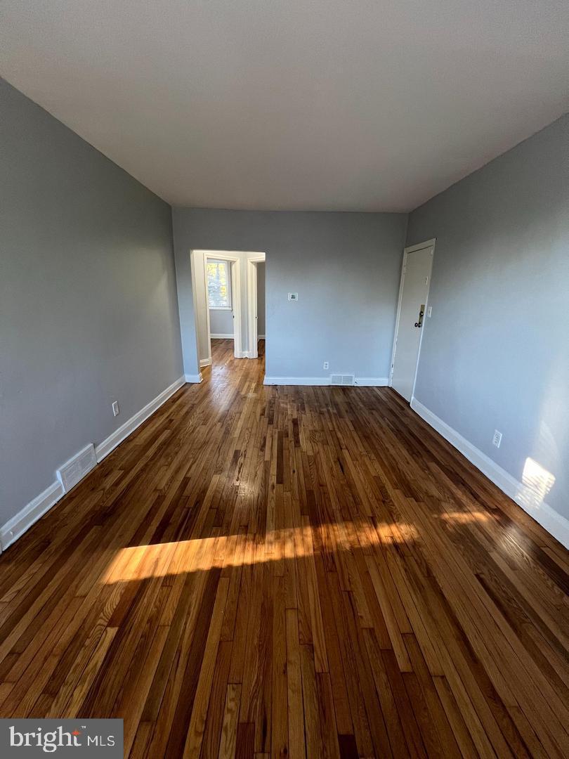 GLEN OAKS - Residential Lease