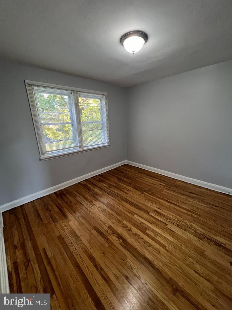 GLEN OAKS - Residential Lease