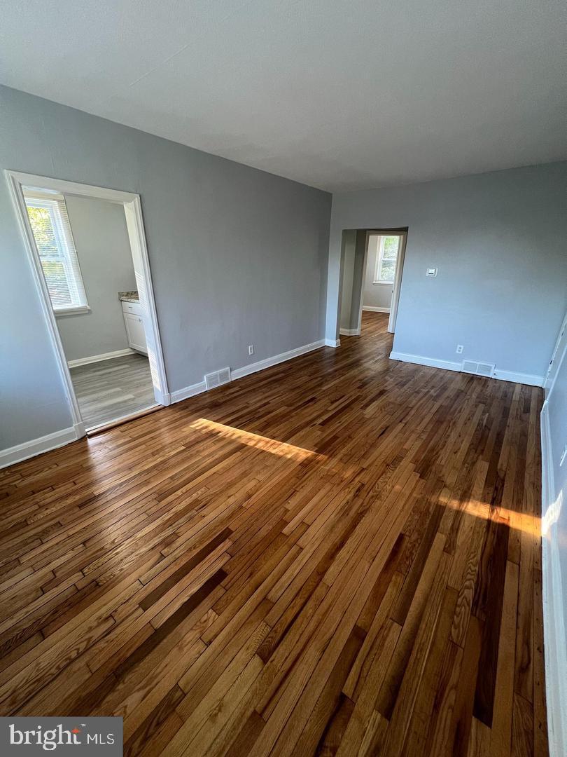 GLEN OAKS - Residential Lease