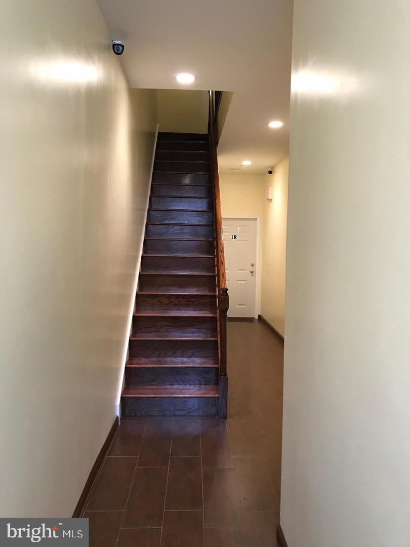 UNIVERSITY CITY - Residential Lease
