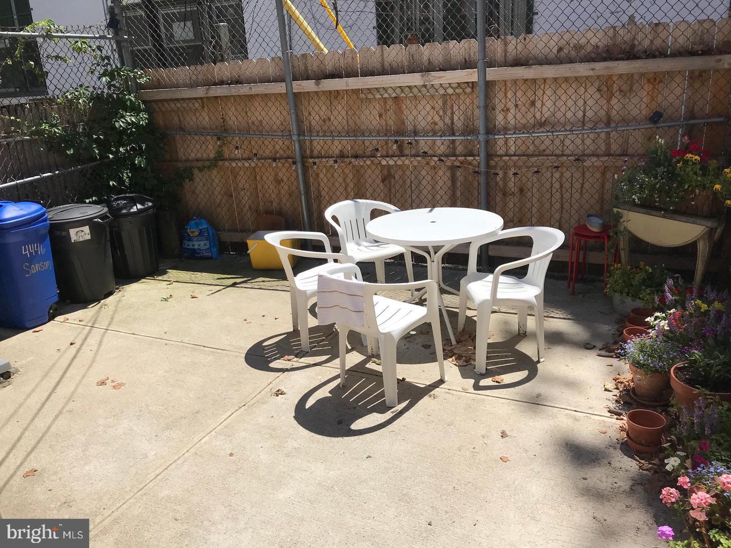 UNIVERSITY CITY - Residential Lease
