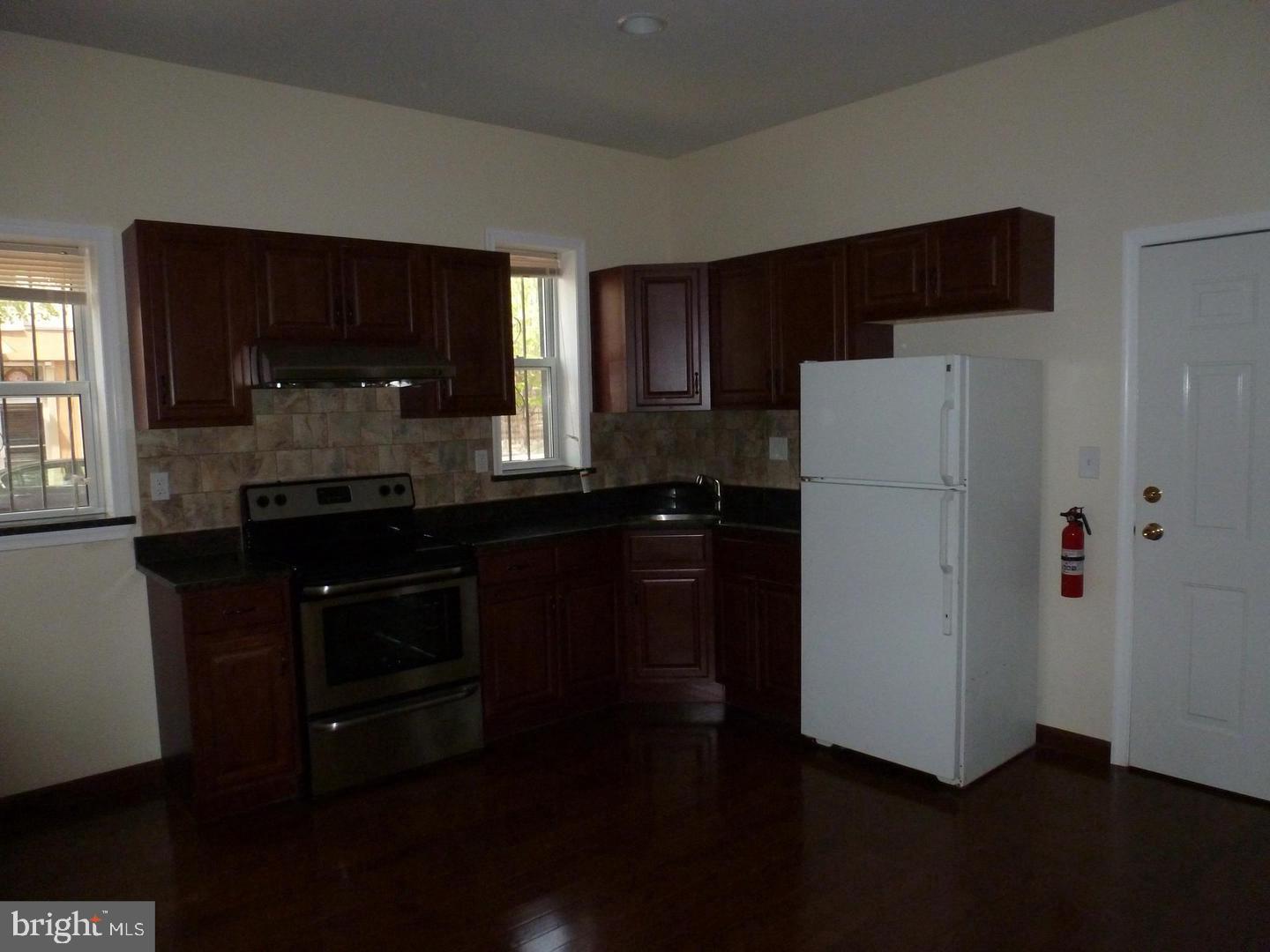 UNIVERSITY CITY - Residential Lease