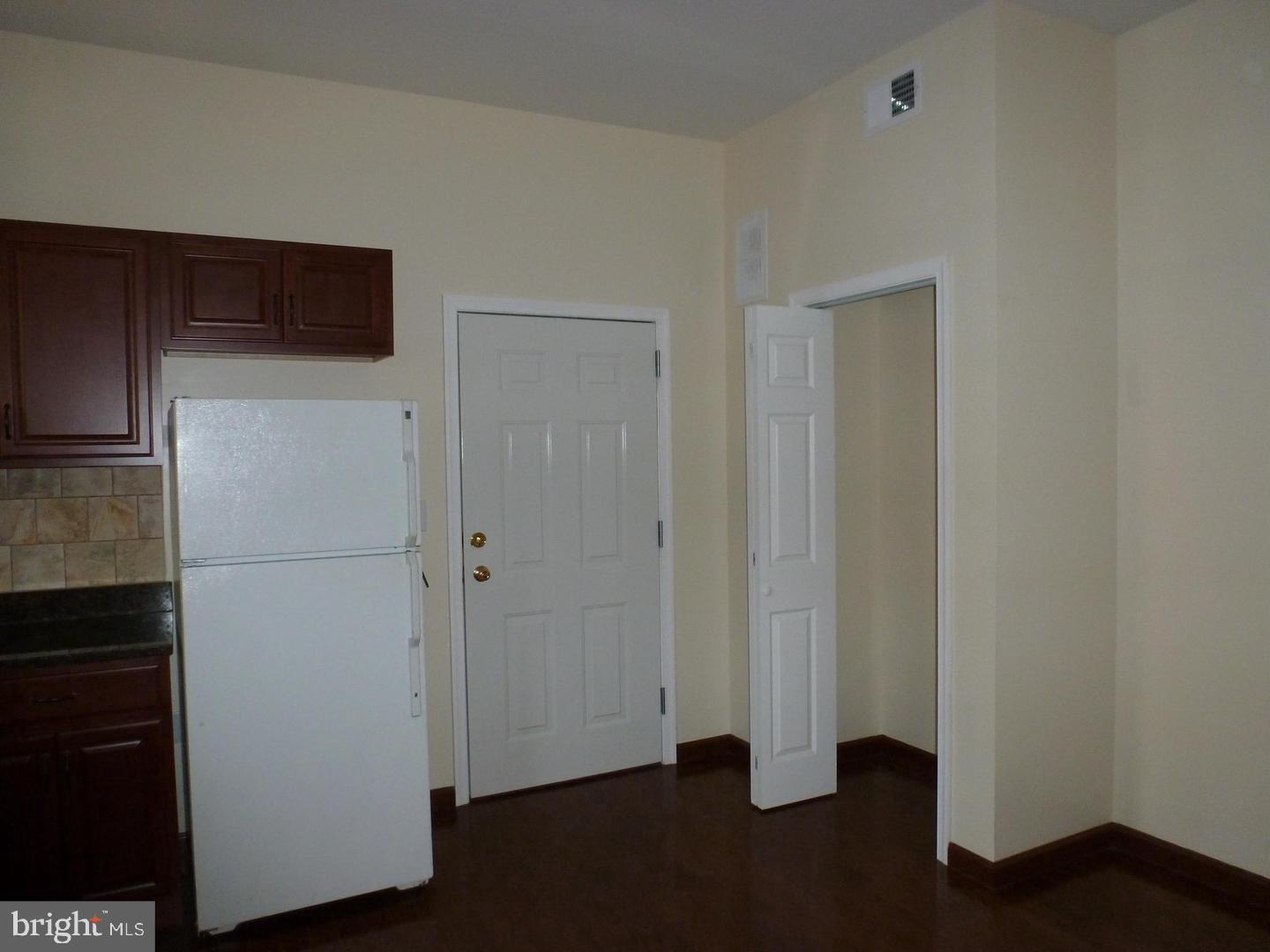UNIVERSITY CITY - Residential Lease