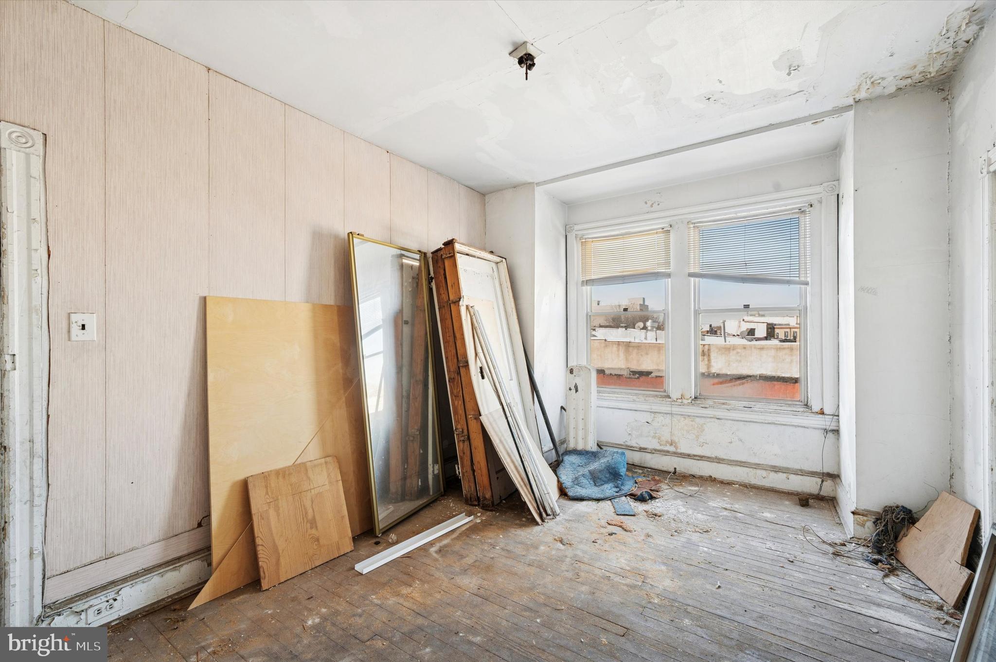 BELMONT - Commercial Sale