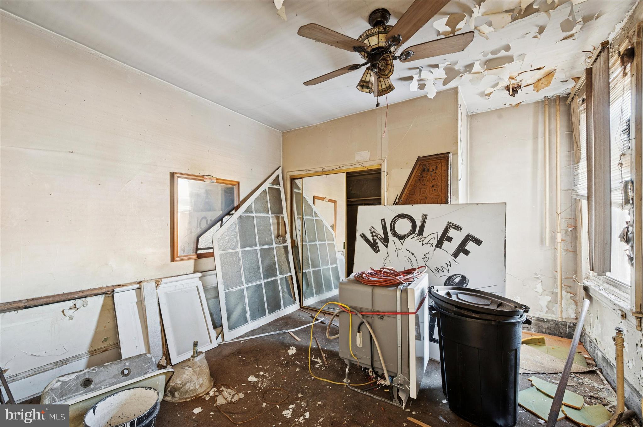 BELMONT - Commercial Sale