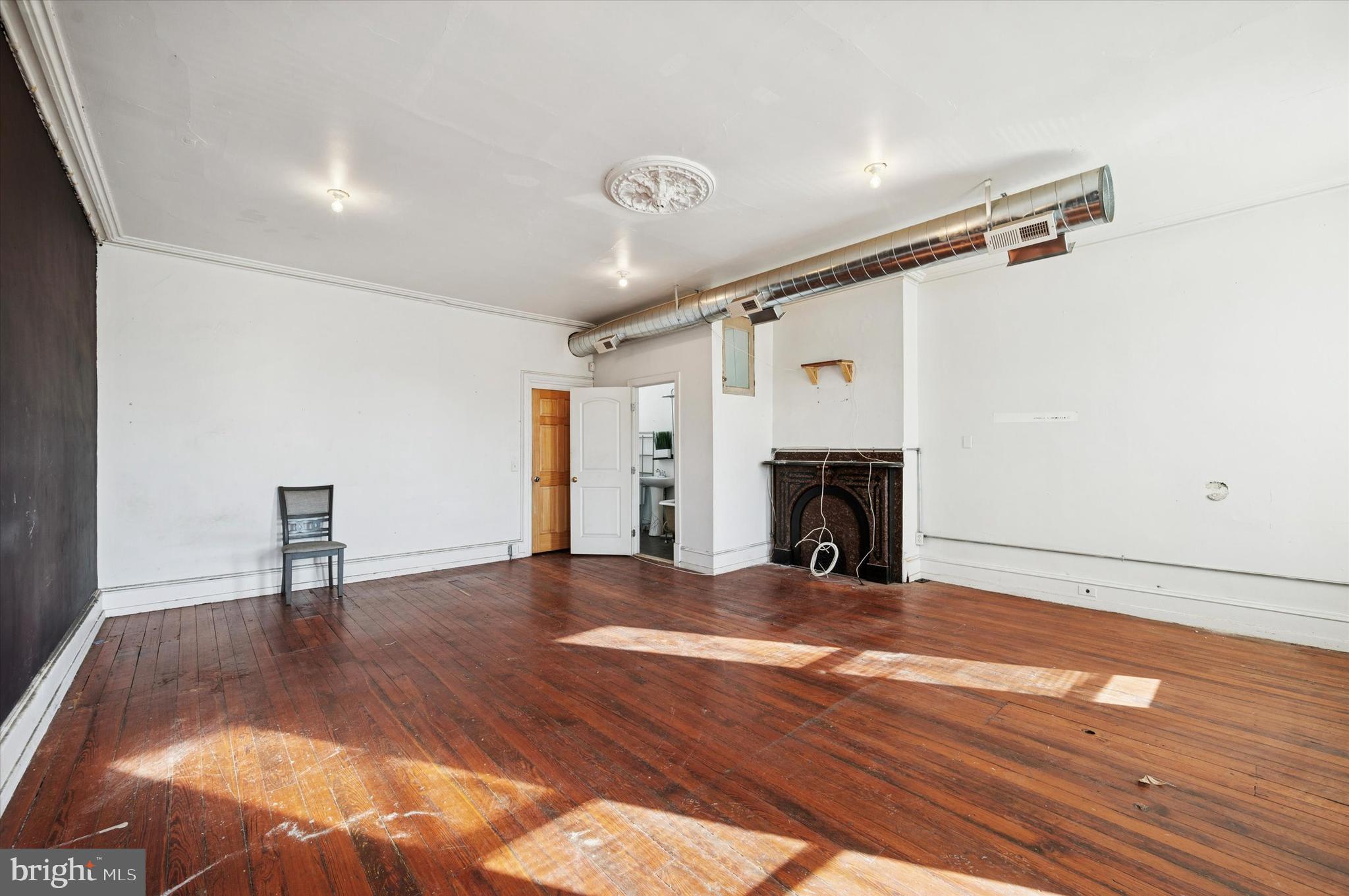 BELMONT - Commercial Sale