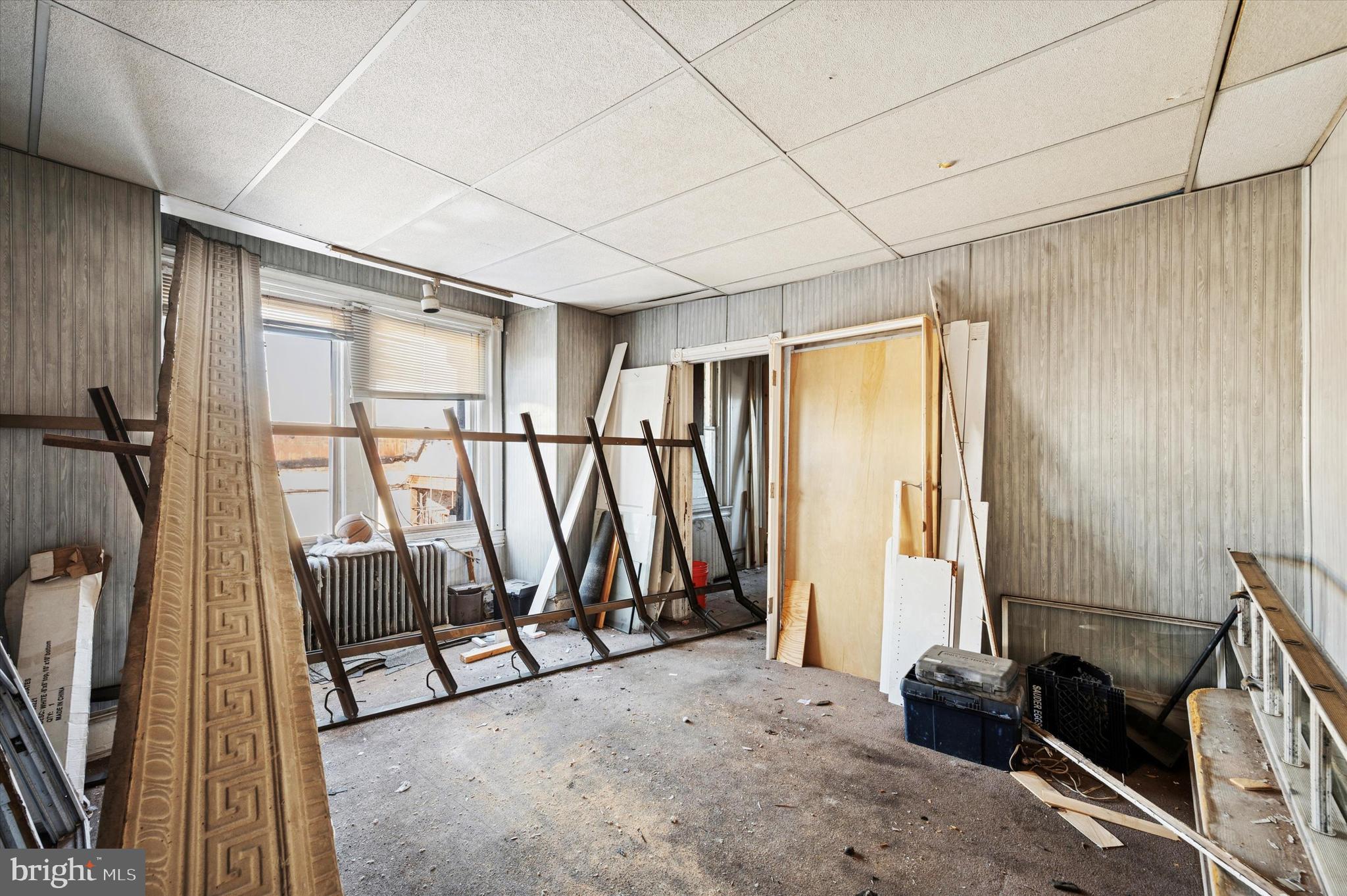 BELMONT - Commercial Sale