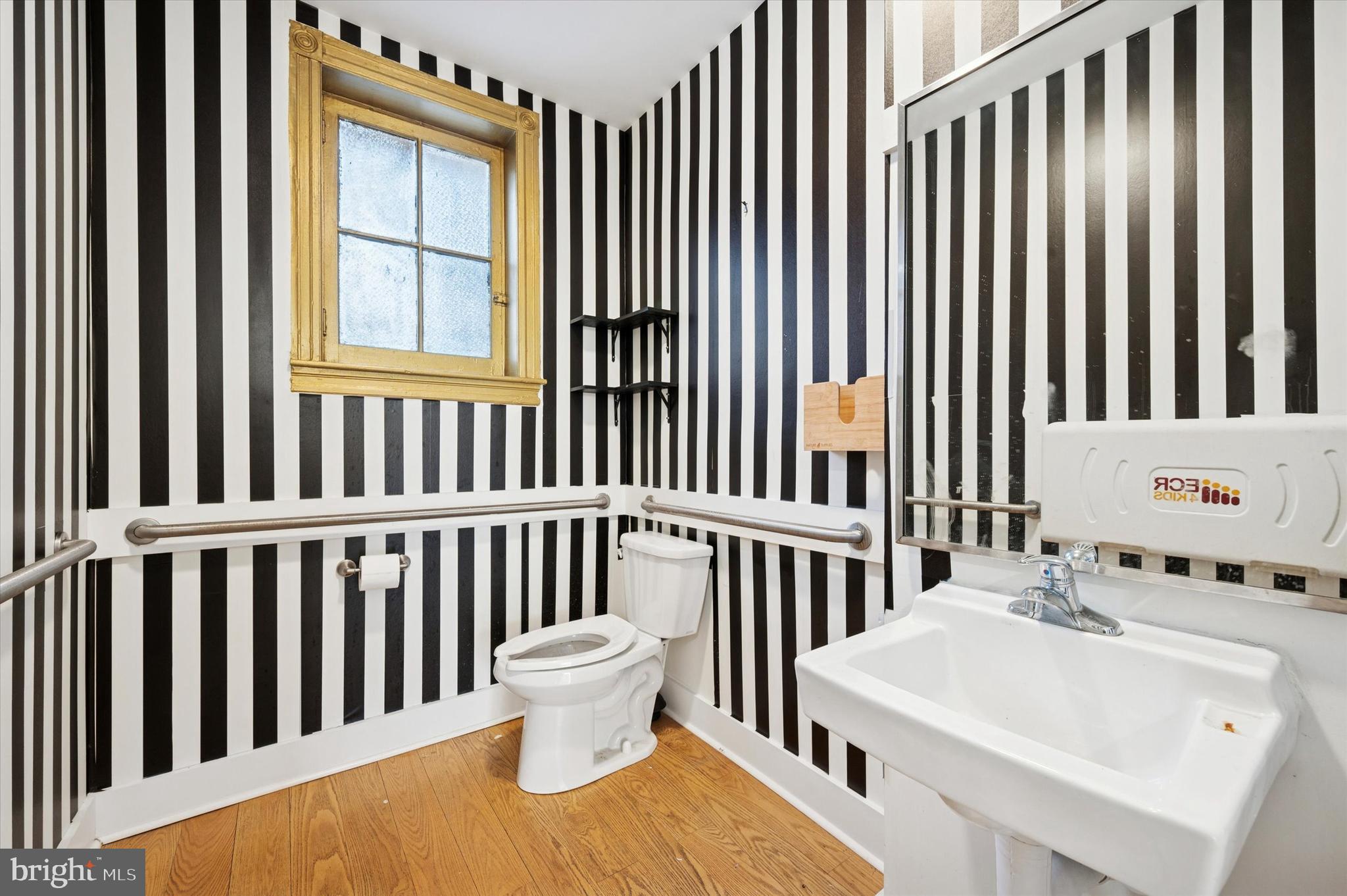 BELMONT - Commercial Sale