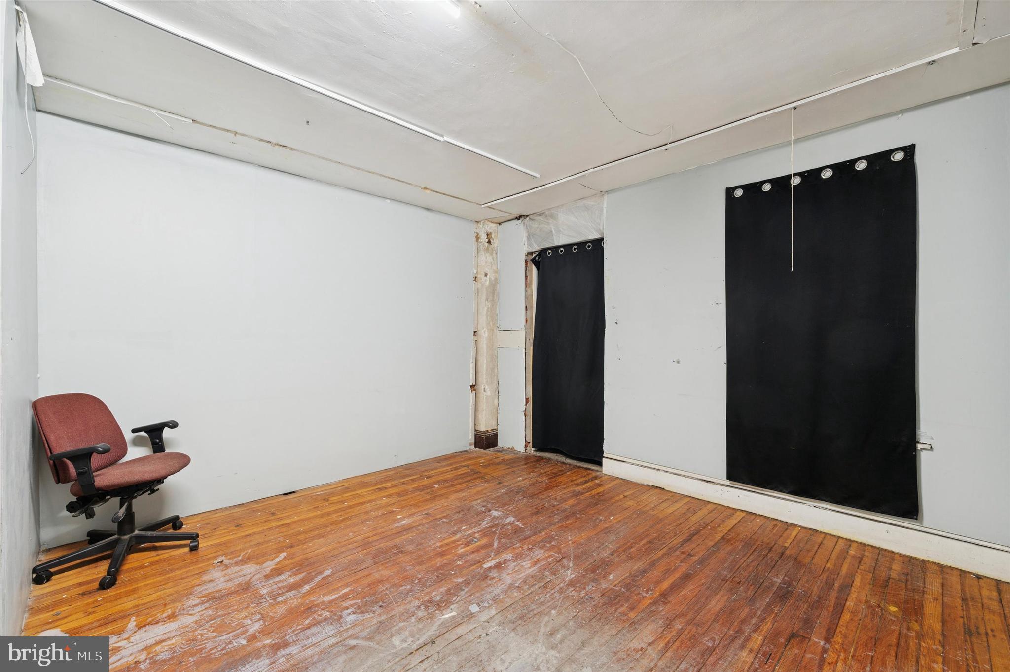 BELMONT - Commercial Sale